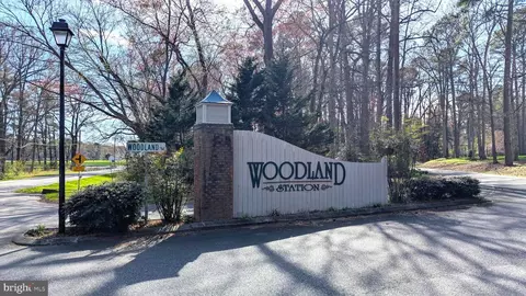 1 Woodland Dr, Seaford, DE 19973