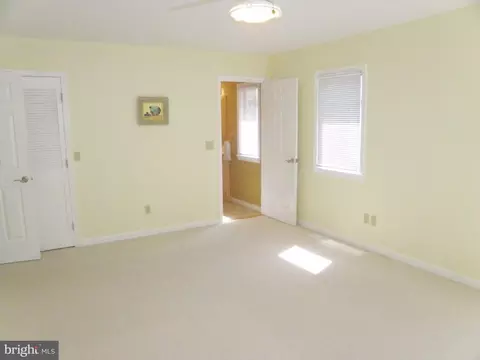 Bedroom - 30998 S Shell Bridge Rd, Laurel, DE 19956 photo 1 of 5