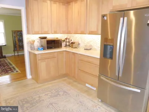 Kitchen - 30998 S Shell Bridge Rd, Laurel, DE 19956 photo 2 of 3