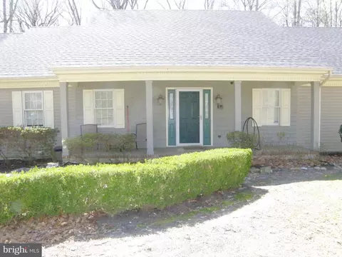 Exterior - 30998 S Shell Bridge Rd, Laurel, DE 19956 photo 5 of 6