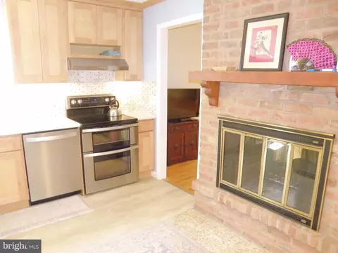 Kitchen - 30998 S Shell Bridge Rd, Laurel, DE 19956 photo 3 of 3