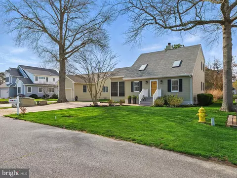 Exterior - 948 Hawksbill St, Bethany Beach, DE 19930 photo 4 of 11