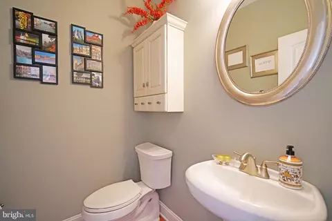 Bath - 16807 Forest Dr, Lewes, DE 19958 photo 1 of 7