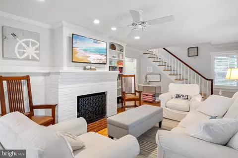 19 Laurel St, Rehoboth Beach, DE 19971
