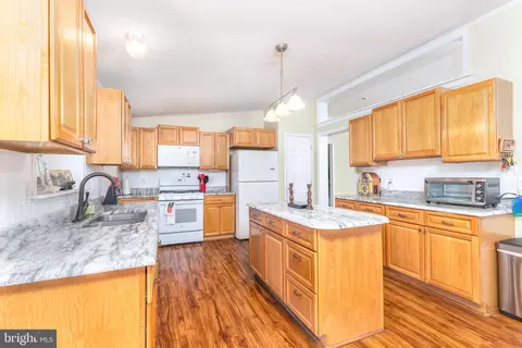 Kitchen - 34480 Hitch Pond Rd, Laurel, DE 19956 photo 2 of 4