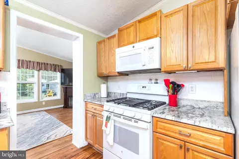 Kitchen - 34480 Hitch Pond Rd, Laurel, DE 19956 photo 4 of 4