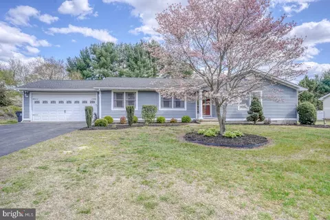 18 Lexington Dr, Milford, DE 19963