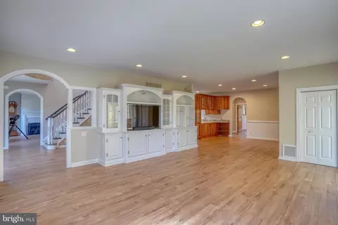 Living - 18605 Pettyjohn Rd, Georgetown, DE 19947 photo 5 of 12