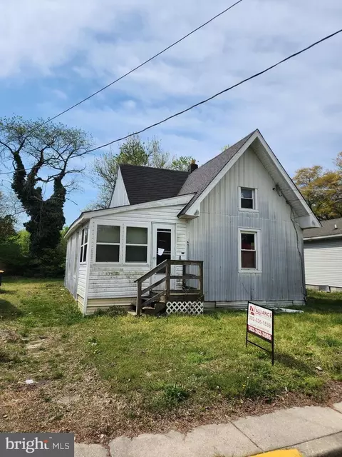 621 Center St, Laurel, DE 19956