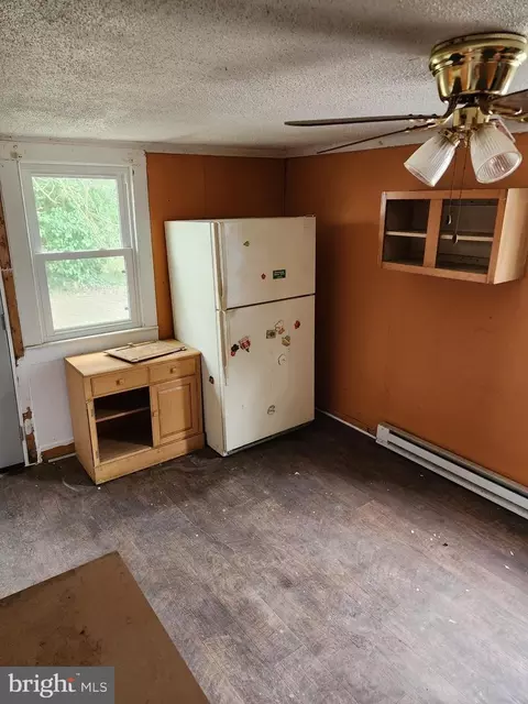 Entry Way - 615 Center St, Laurel, DE 19956 photo 5 of 10
