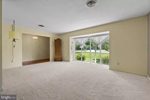 Living - 8 Fairway East Dr, Georgetown, DE 19947 photo 1 of 8