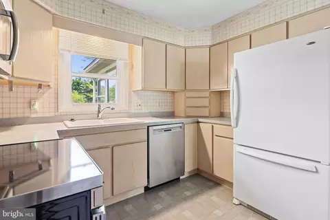 Kitchen - 8 Fairway East Dr, Georgetown, DE 19947 photo 1 of 3