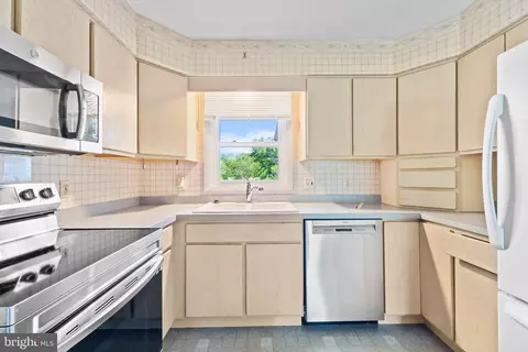 Kitchen - 8 Fairway East Dr, Georgetown, DE 19947 photo 2 of 3