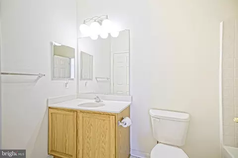 Bath - 22378 Bay Ct, Lewes, DE 19958 photo 2 of 4