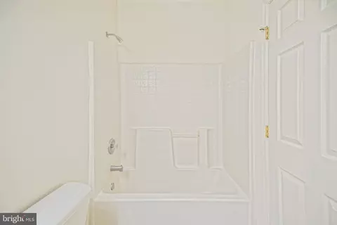 Bath - 22378 Bay Ct, Lewes, DE 19958 photo 3 of 4