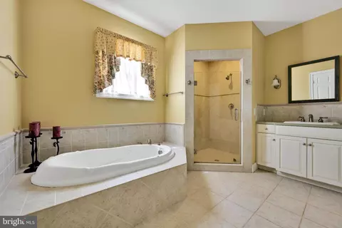 Bath - 18 Short Rd, Bethany Beach, DE 19930 photo 3 of 7