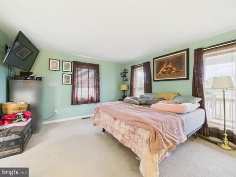 Bedroom - 20852 Country Rd, Georgetown, DE 19947 photo 2 of 7