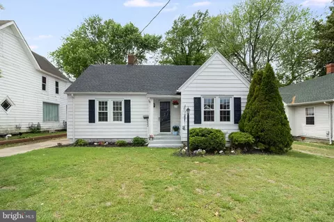 322 N Shipley St, Seaford, DE 19973