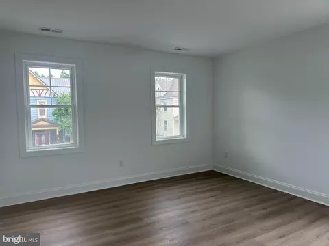 Living - 506 S Central Ave, Laurel, DE 19956 photo 3 of 3