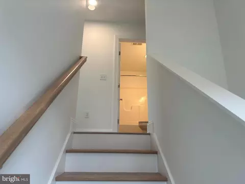 Entry Way - 506 S Central Ave, Laurel, DE 19956 photo 4 of 5