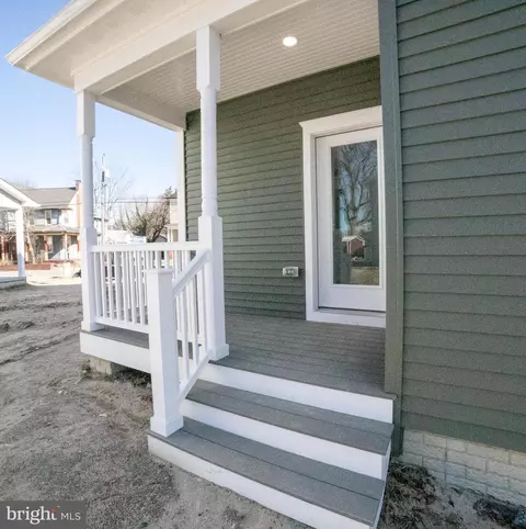 Exterior - 93 W 6th St, Laurel, DE 19956 photo 3 of 3