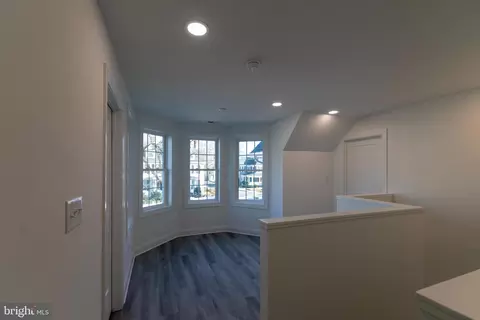 Entry Way - 93 W 6th St, Laurel, DE 19956 photo 3 of 9
