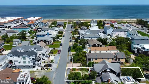 118 Parkwood St, Bethany Beach, DE 19930