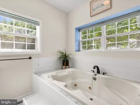 Bath - 118 Riverview Dr, Dagsboro, DE 19939 photo 2 of 3