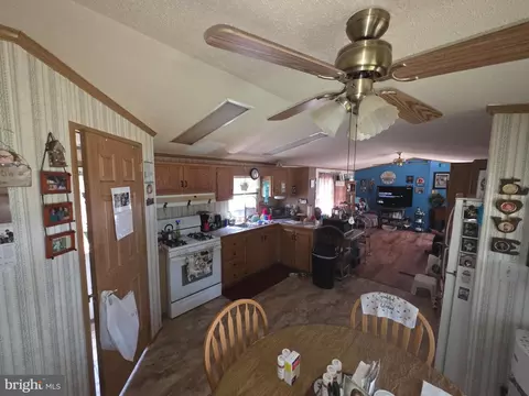 207 N Lake Dr, Milton, DE 19968 photo 4