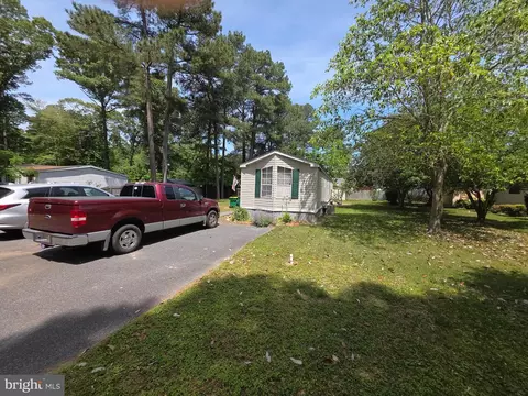 207 N Lake Dr, Milton, DE 19968