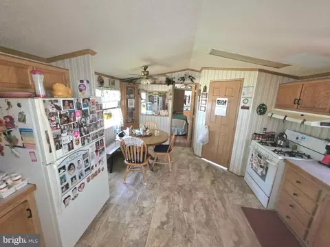 207 N Lake Dr, Milton, DE 19968 photo 5