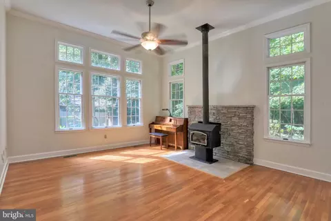 Living - 29247 White Pine Ln, Milton, DE 19968 photo 3 of 7