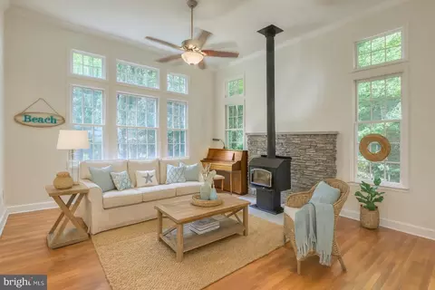 Living - 29247 White Pine Ln, Milton, DE 19968 photo 5 of 7