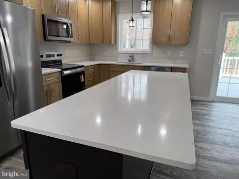 Kitchen - 6474 Pleasant Dr, Laurel, DE 19956 photo 2 of 4