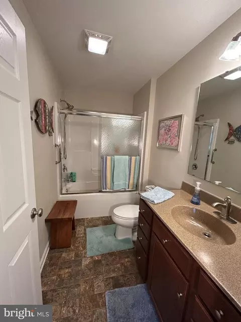 Bath - 20346 Cool Spring Rd, Milton, DE 19968 photo 3 of 3