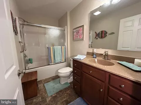 Bath - 20346 Cool Spring Rd, Milton, DE 19968 photo 2 of 3