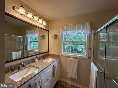 Bath - 20346 Cool Spring Rd, Milton, DE 19968 photo 1 of 3