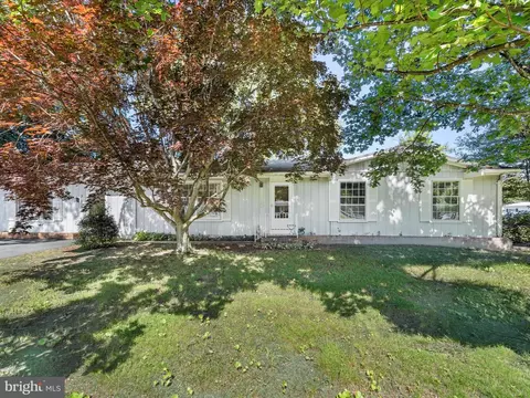Exterior - 21884 Hickory Dr, Georgetown, DE 19947 photo 1 of 11
