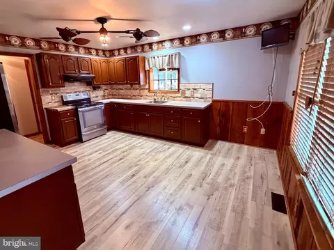 Kitchen - 26553 Broadkill Rd, Milton, DE 19968 photo 3 of 7