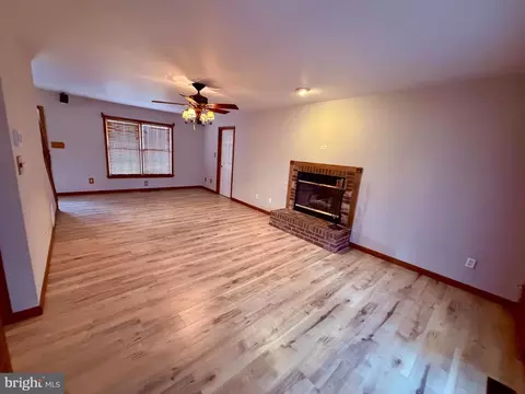 Living - 26553 Broadkill Rd, Milton, DE 19968 photo 4 of 6
