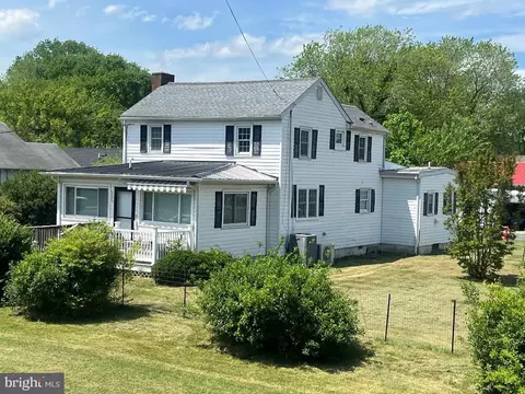 325 S Railroad Ave, Georgetown, DE 19947 photo 1