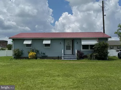 110 Delaware Ave, Millsboro, DE 19966