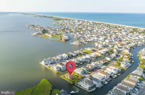 61 Bayside Dr, Fenwick Island, DE 19944