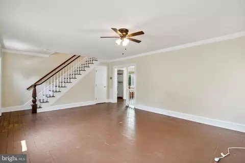 Living - 157 Delaware Ave, Laurel, DE 19956 photo 6 of 7