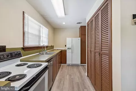 Kitchen - 157 Delaware Ave, Laurel, DE 19956 photo 1 of 3