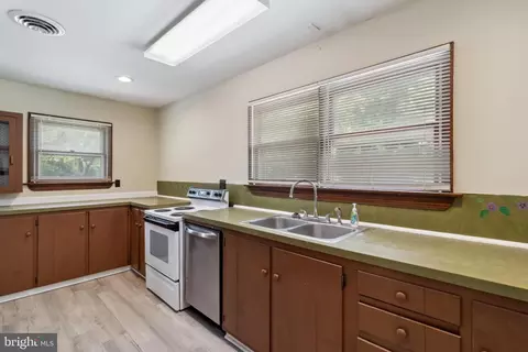 Kitchen - 157 Delaware Ave, Laurel, DE 19956 photo 2 of 3