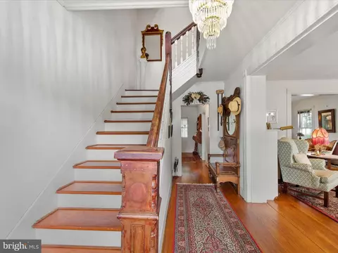 Entry Way - 140 Delaware Ave, Laurel, DE 19956 photo 2 of 6