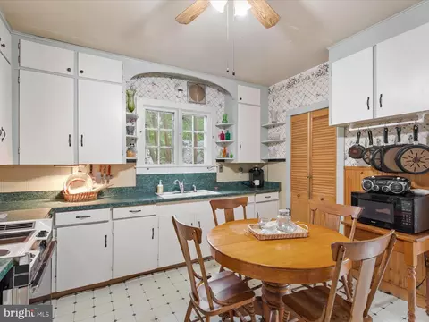Kitchen - 140 Delaware Ave, Laurel, DE 19956 photo 1 of 3