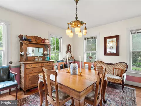 Dining - 140 Delaware Ave, Laurel, DE 19956 photo 1 of 4