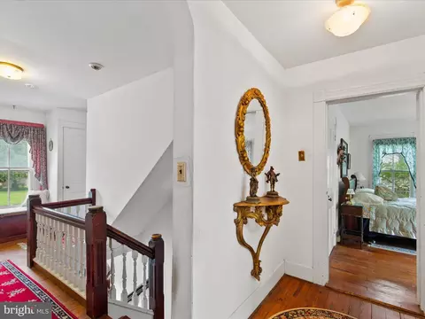 Entry Way - 140 Delaware Ave, Laurel, DE 19956 photo 5 of 6